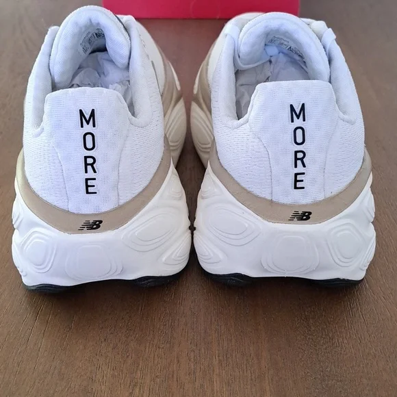 New Balance Fresh Foam x More V5 Sneaker - Color: White - Size: Women 6.5 - Picture 5 of 9